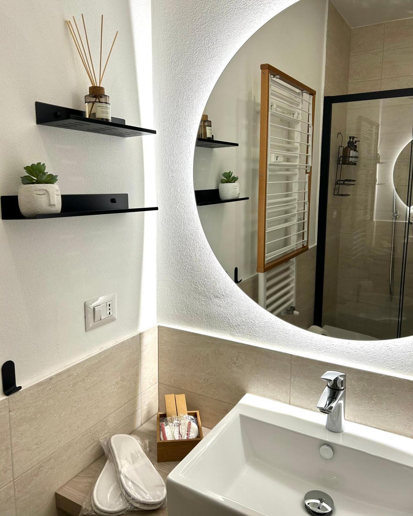 Navigli-Bocconi - Peque Home, Wi-Fi Milán Exteriér fotografie
